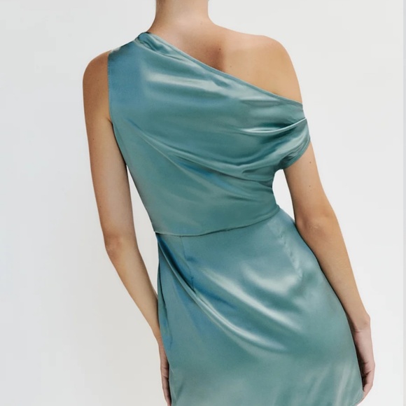 Reformation Alanis silk dress. Size 4, Color: Verdigris - Picture 3 of 8